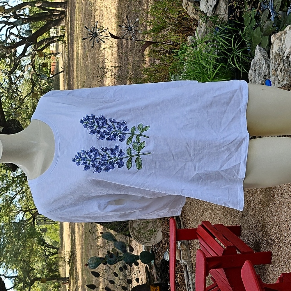 New No Tag Coldwater Creek White 100% Cotton Long T-Short Embroidered Bluebonnet